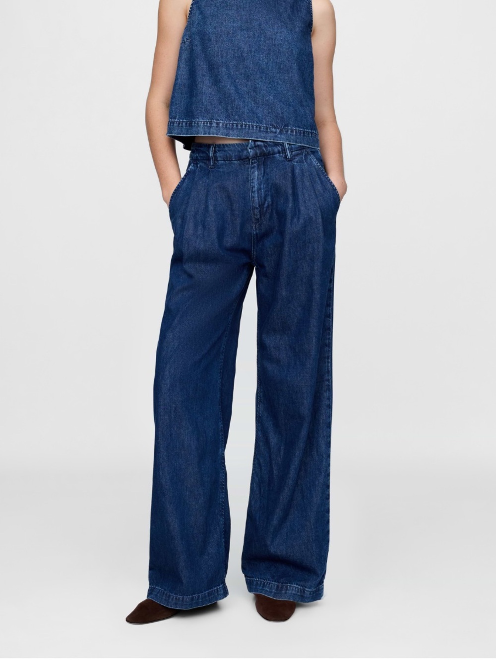 NWT Gap 365 High Rise UltraSoft Denim Pleated Trousers